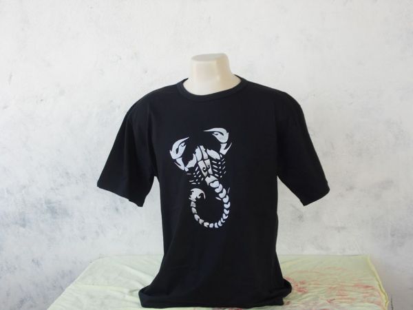 CAMISETA COM ESTAMPA